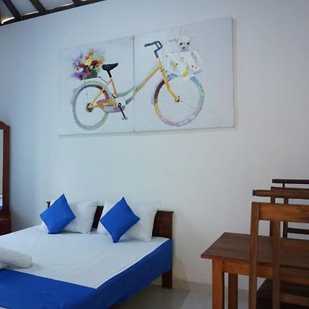 Agoura Hills Hotel Kurunegala Bagian luar foto
